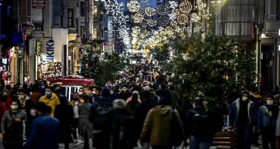 Cadde ortasında havlayarak yürüdü! 1